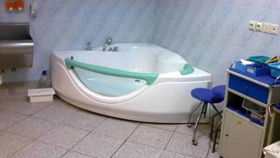 عوارض زایمان در آب