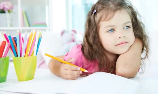 این کارها، خلاقیت کودک را در نطفه خفه می کند