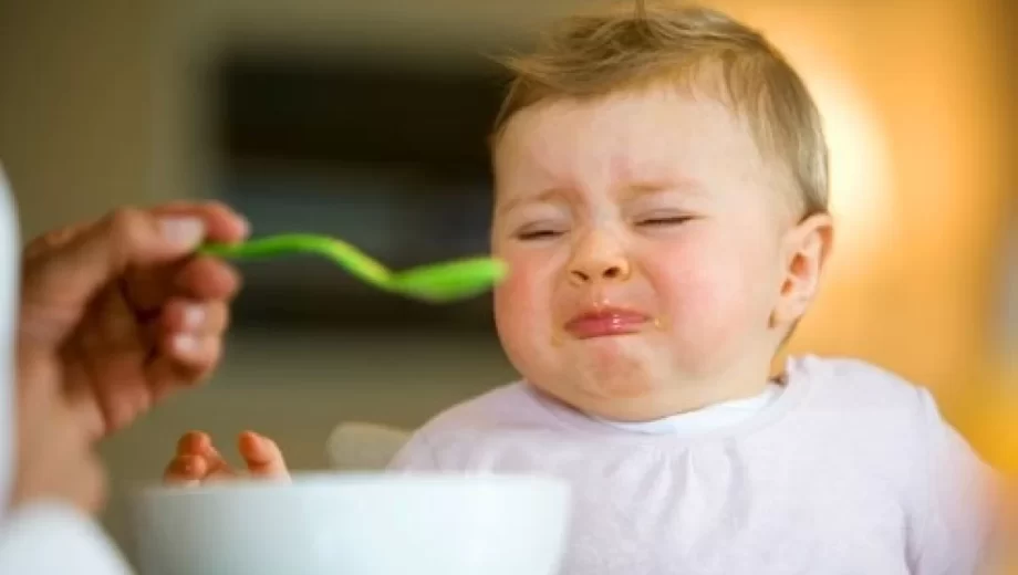 غذا دادن به کودک بد غذا