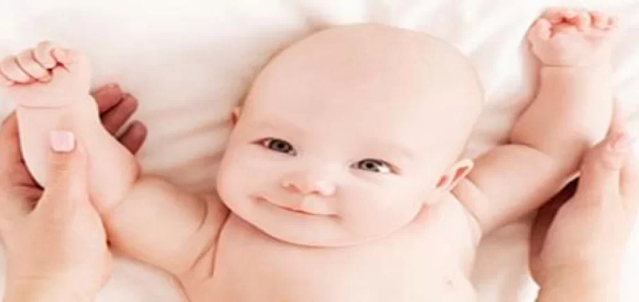 فواید شگفت انگیز ماساژ برای نوزاد!