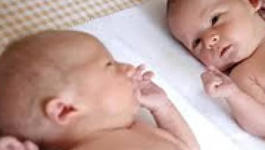 ۱۰ راه افزایش شانس دوقلو زایی