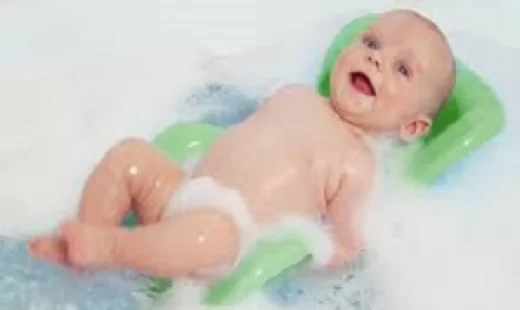حمام کردن نوزاد